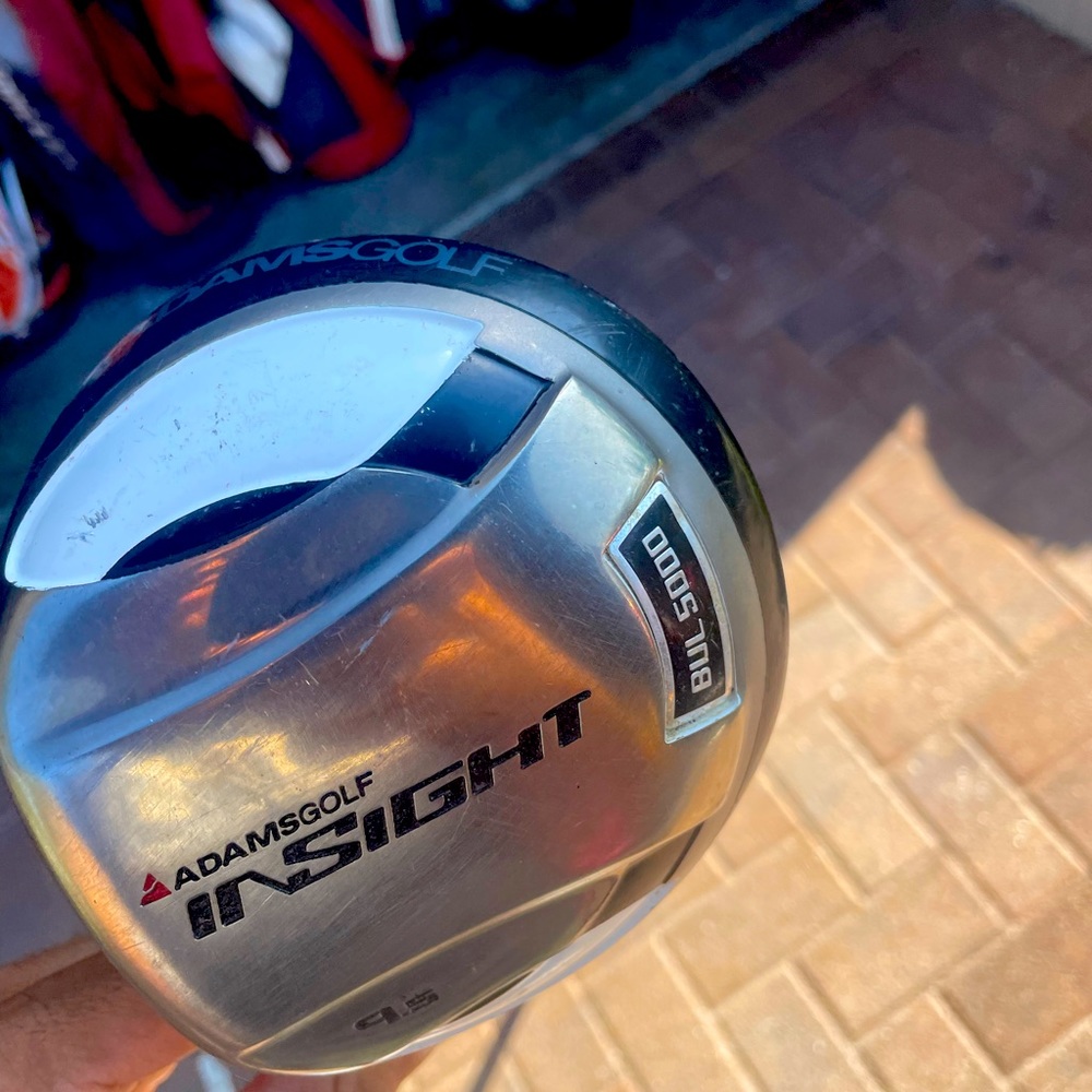 Adams insight bull 5000 golf driver in left hand 
9.5 deg / Fujikura shaft